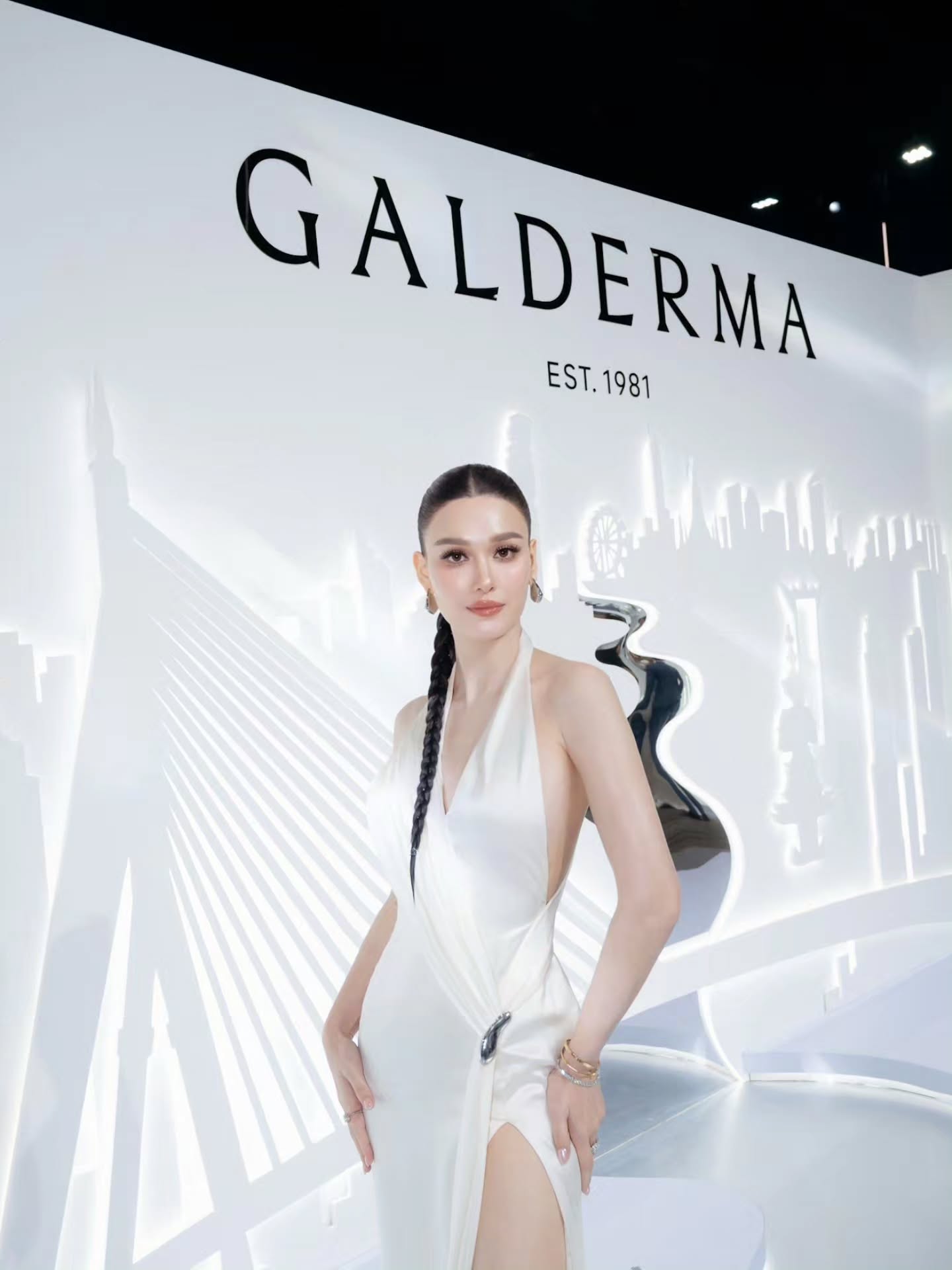 แจ็คกี้ - ชาเคอลีน มึ้นช์