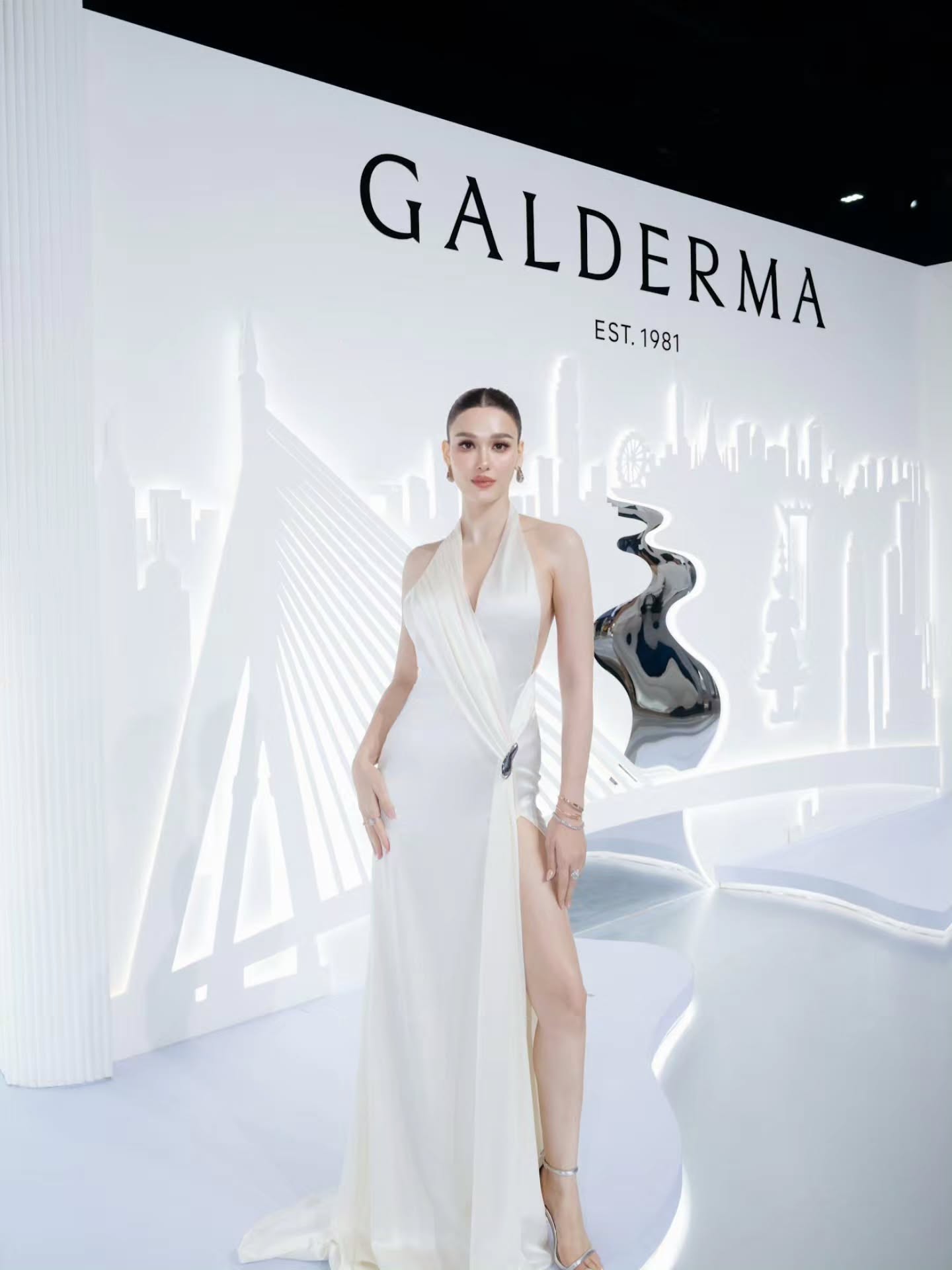 แจ็คกี้ - ชาเคอลีน มึ้นช์