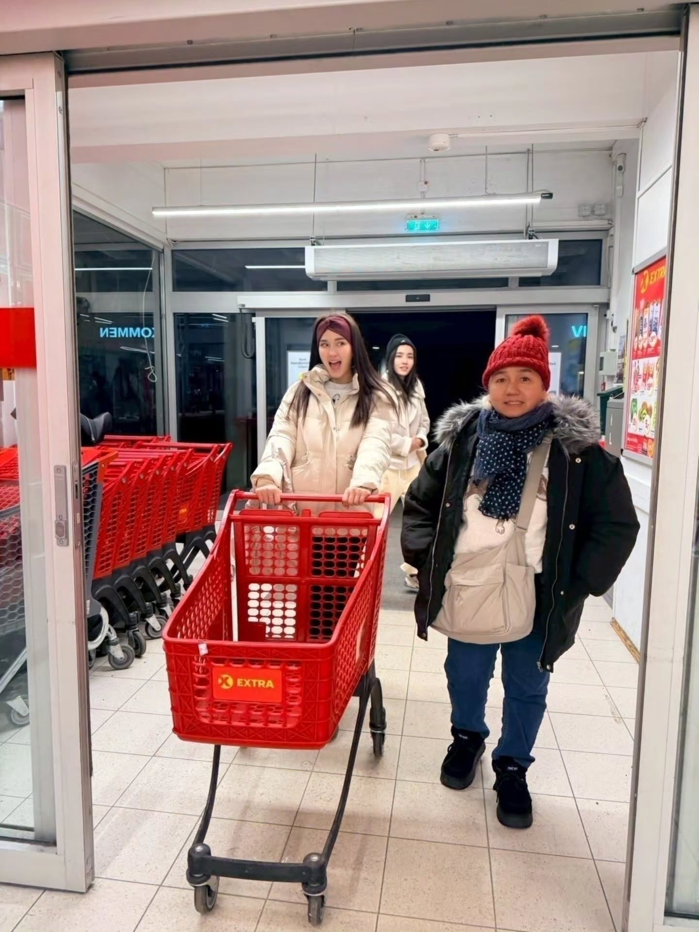 แจ็คกี้ - ชาเคอลีน มึ้นช์