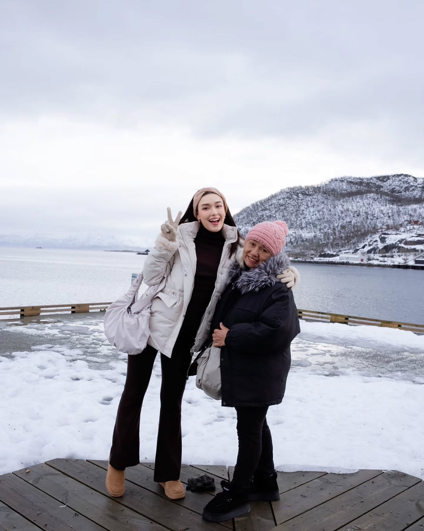 แจ็คกี้ - ชาเคอลีน มึ้นช์