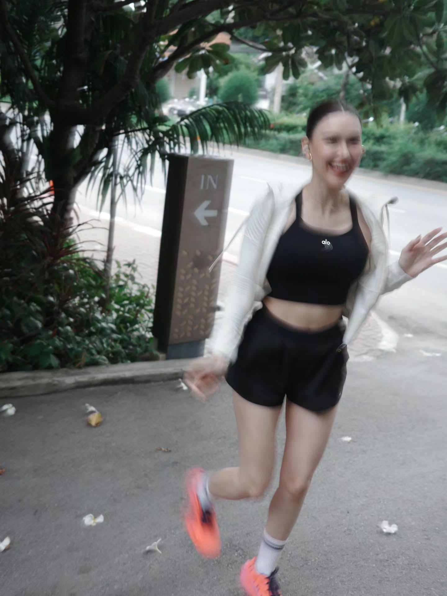 แจ็คกี้ - ชาเคอลีน มึ้นช์