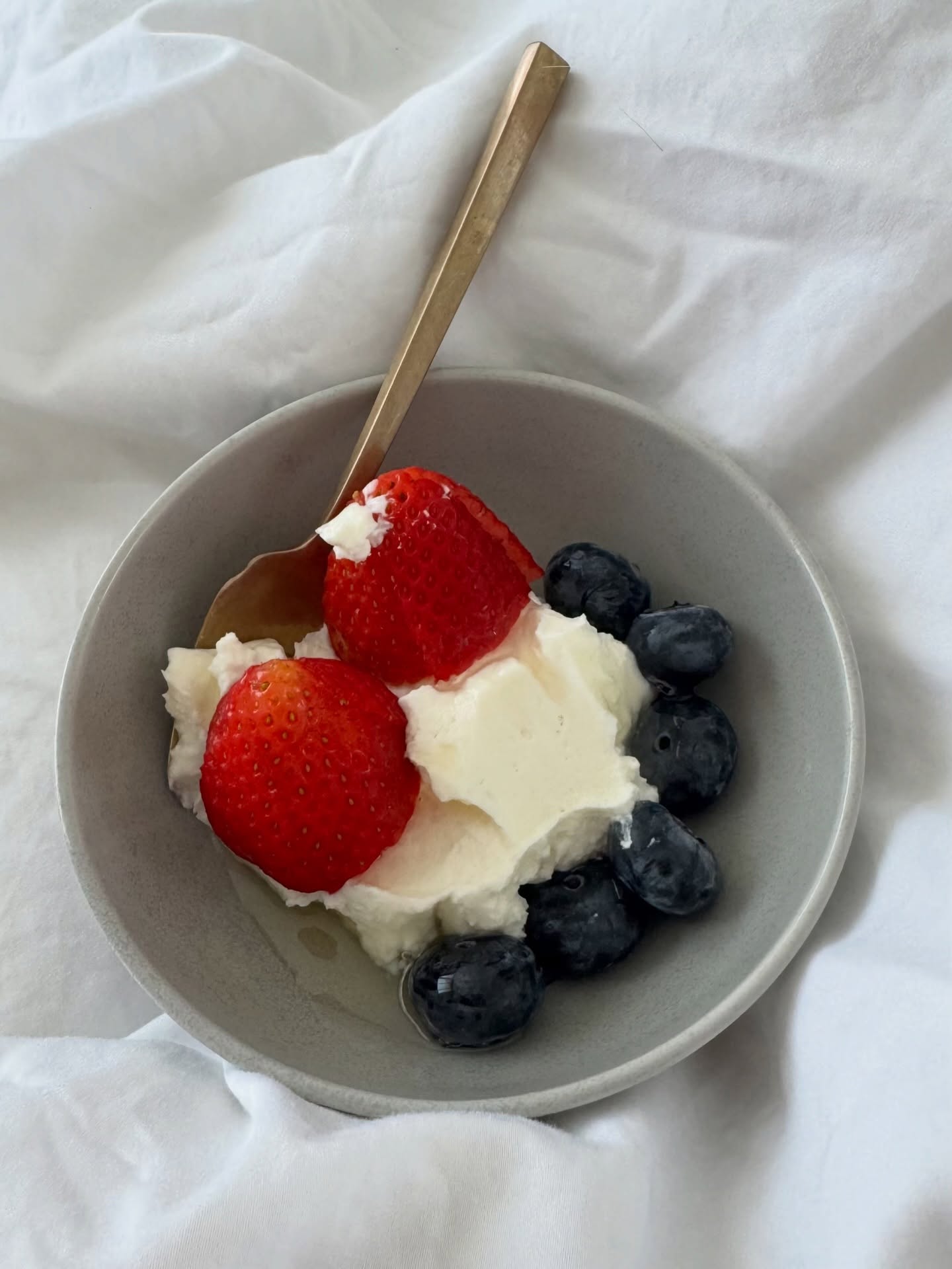 เจี๊ยบ - ลลนา ก้องธรนินทร์