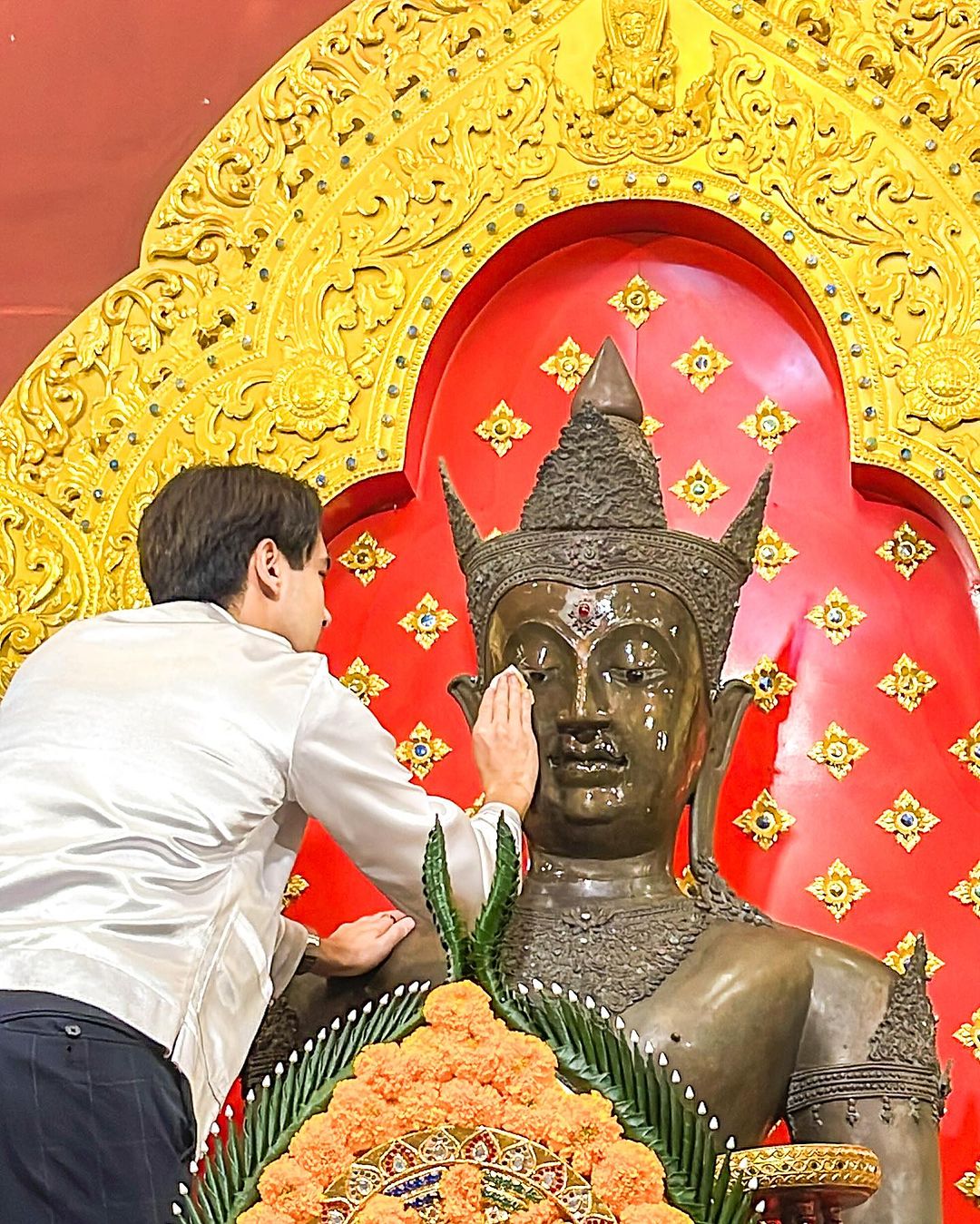 อ๊อฟ - ชนะพล สัตยา