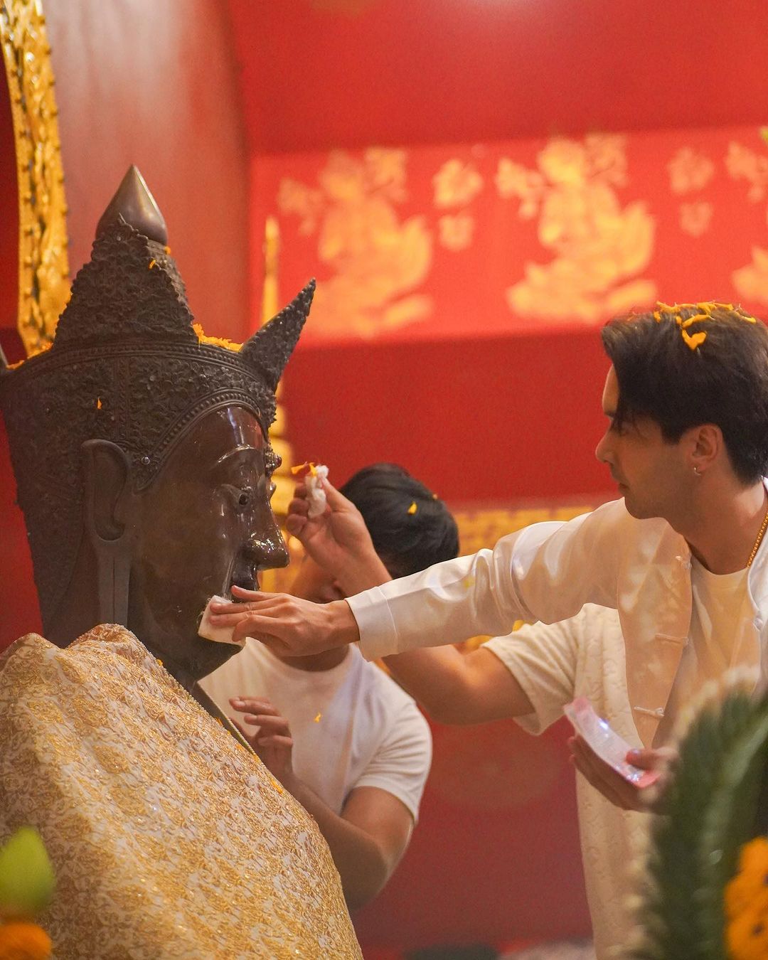 อ๊อฟ - ชนะพล สัตยา