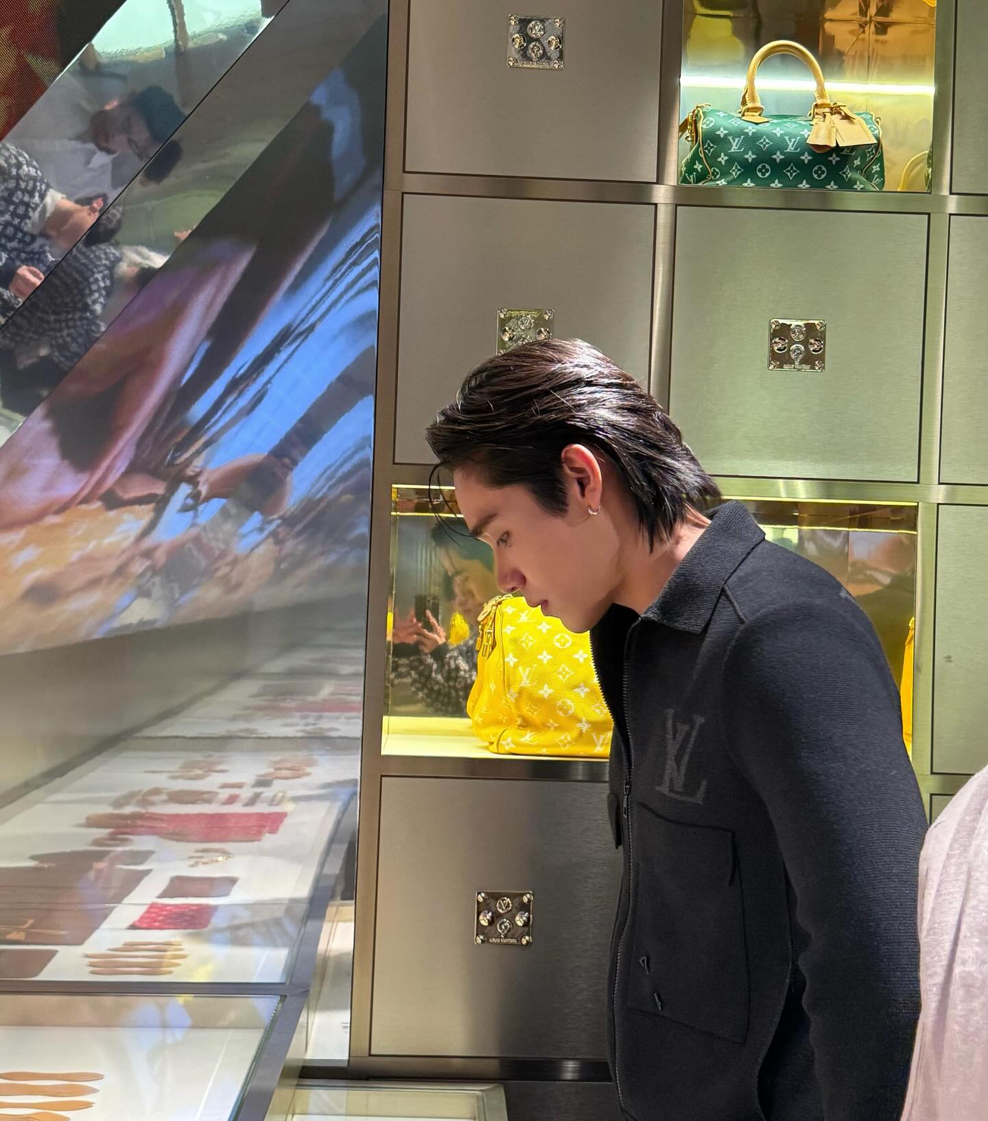 เงิน - อนุภาษ เหลืองสดใส