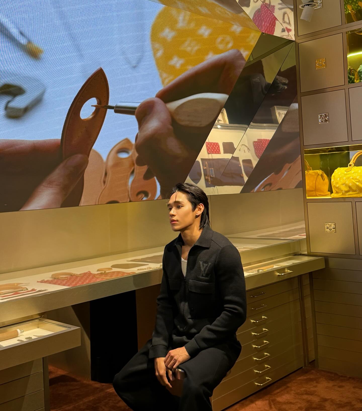 เงิน - อนุภาษ เหลืองสดใส