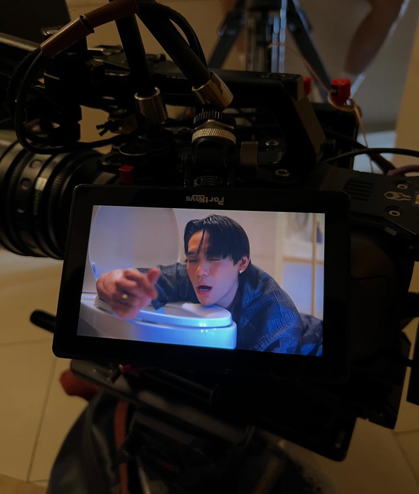 เงิน - อนุภาษ เหลืองสดใส