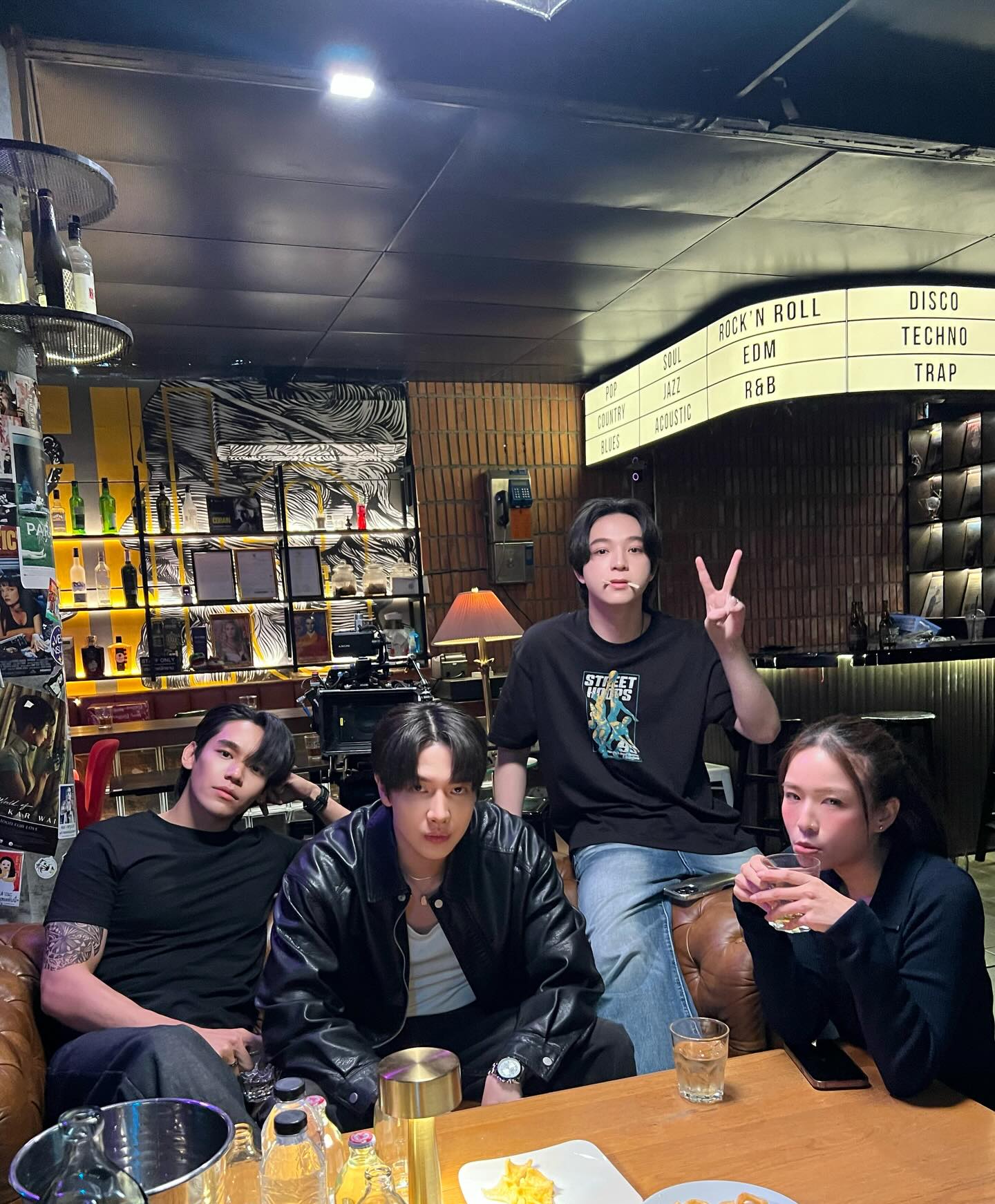 เงิน - อนุภาษ เหลืองสดใส