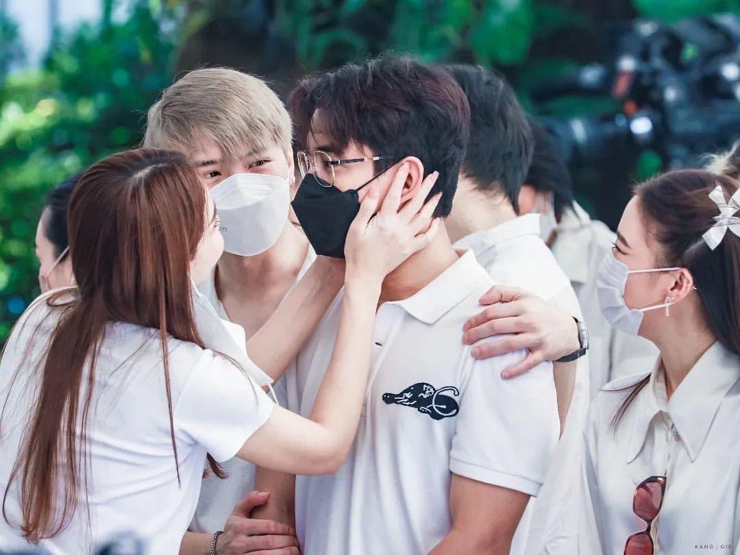 กัน - นภัทร อินทร์ใจเอื้อ