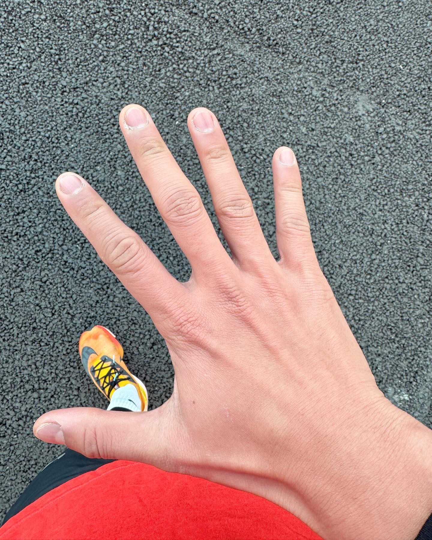 กัน - นภัทร อินทร์ใจเอื้อ