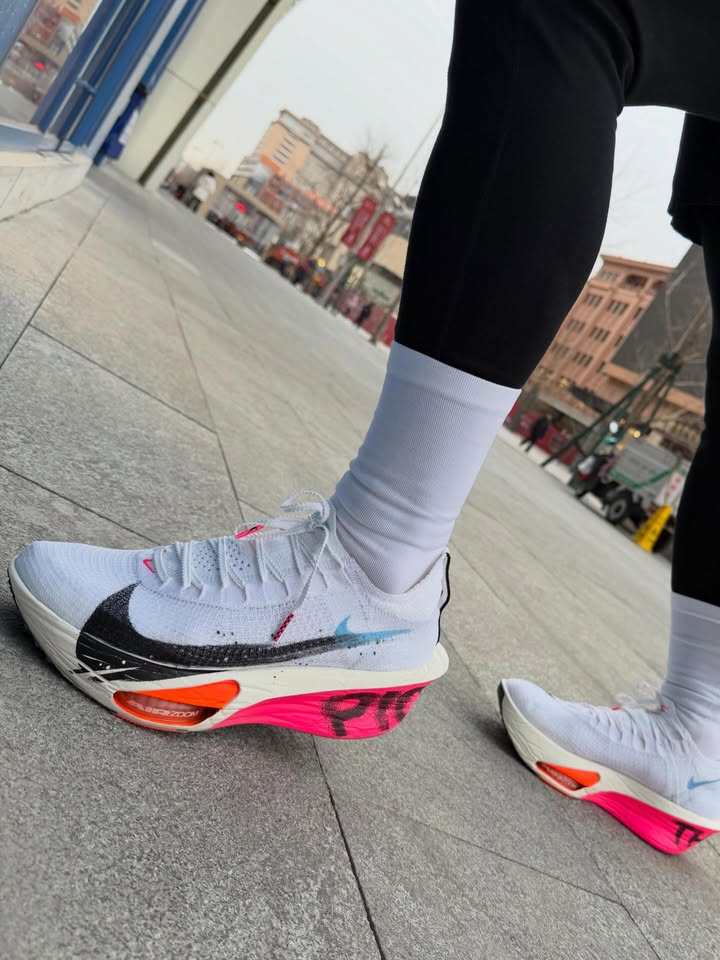 กัน - นภัทร อินทร์ใจเอื้อ