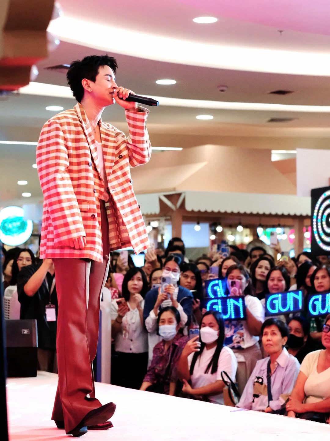 กัน - นภัทร อินทร์ใจเอื้อ