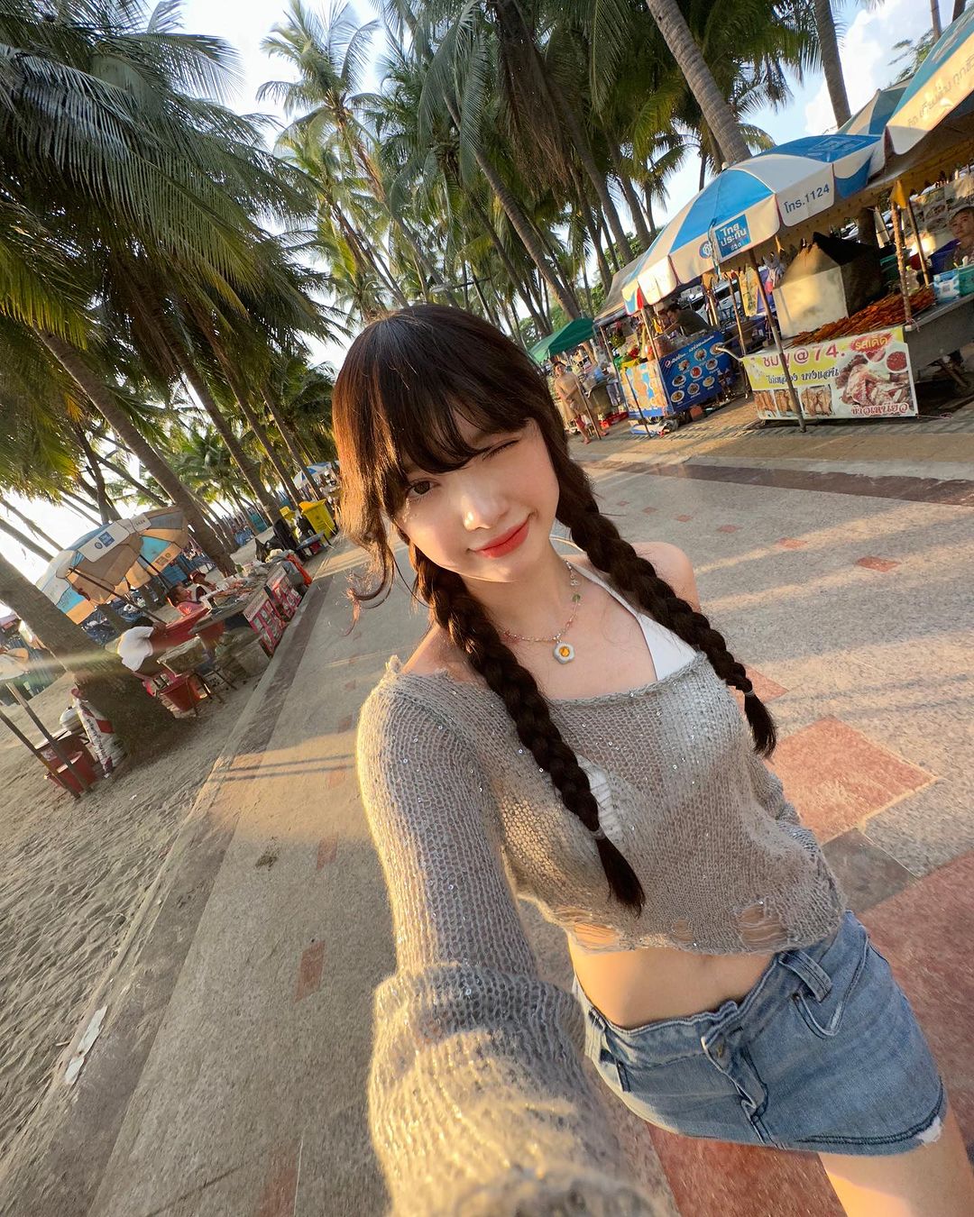 พลอยชมพู - ญานนีน ภารวี ไวเกล