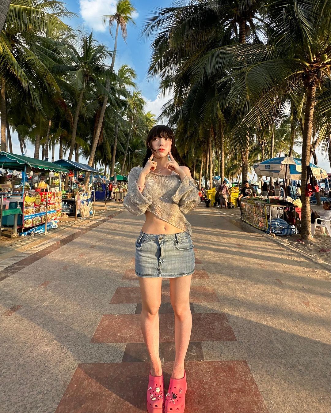 พลอยชมพู - ญานนีน ภารวี ไวเกล