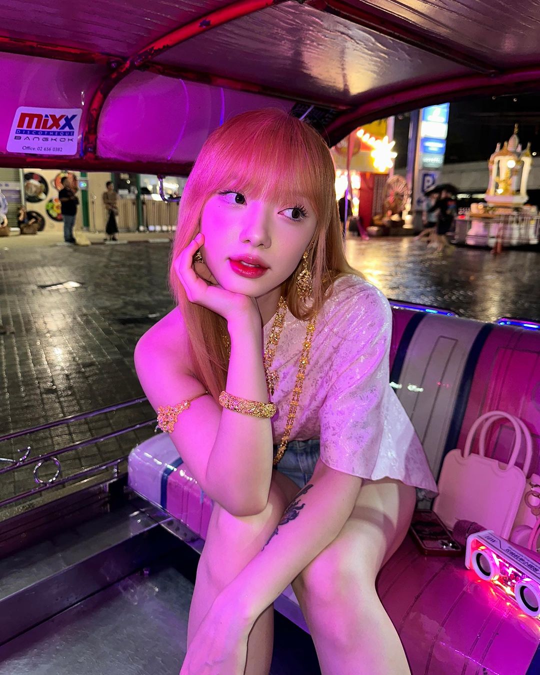 พลอยชมพู - ญานนีน ภารวี ไวเกล