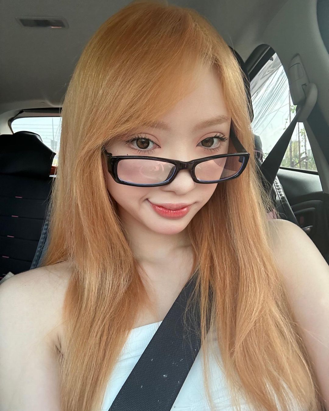 พลอยชมพู - ญานนีน ภารวี ไวเกล