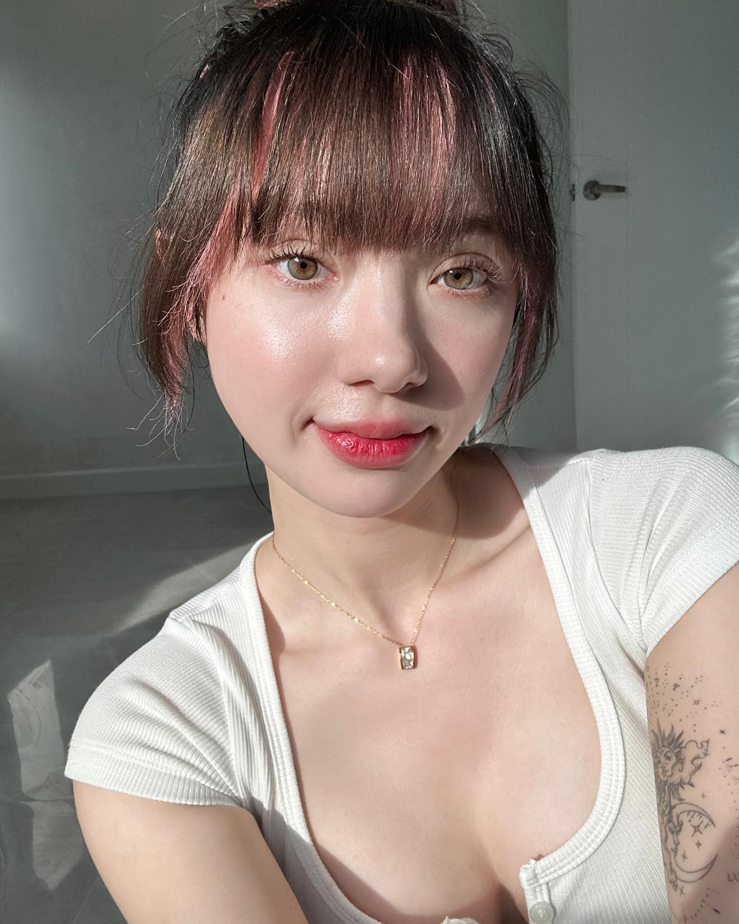 พลอยชมพู - ญานนีน ภารวี ไวเกล