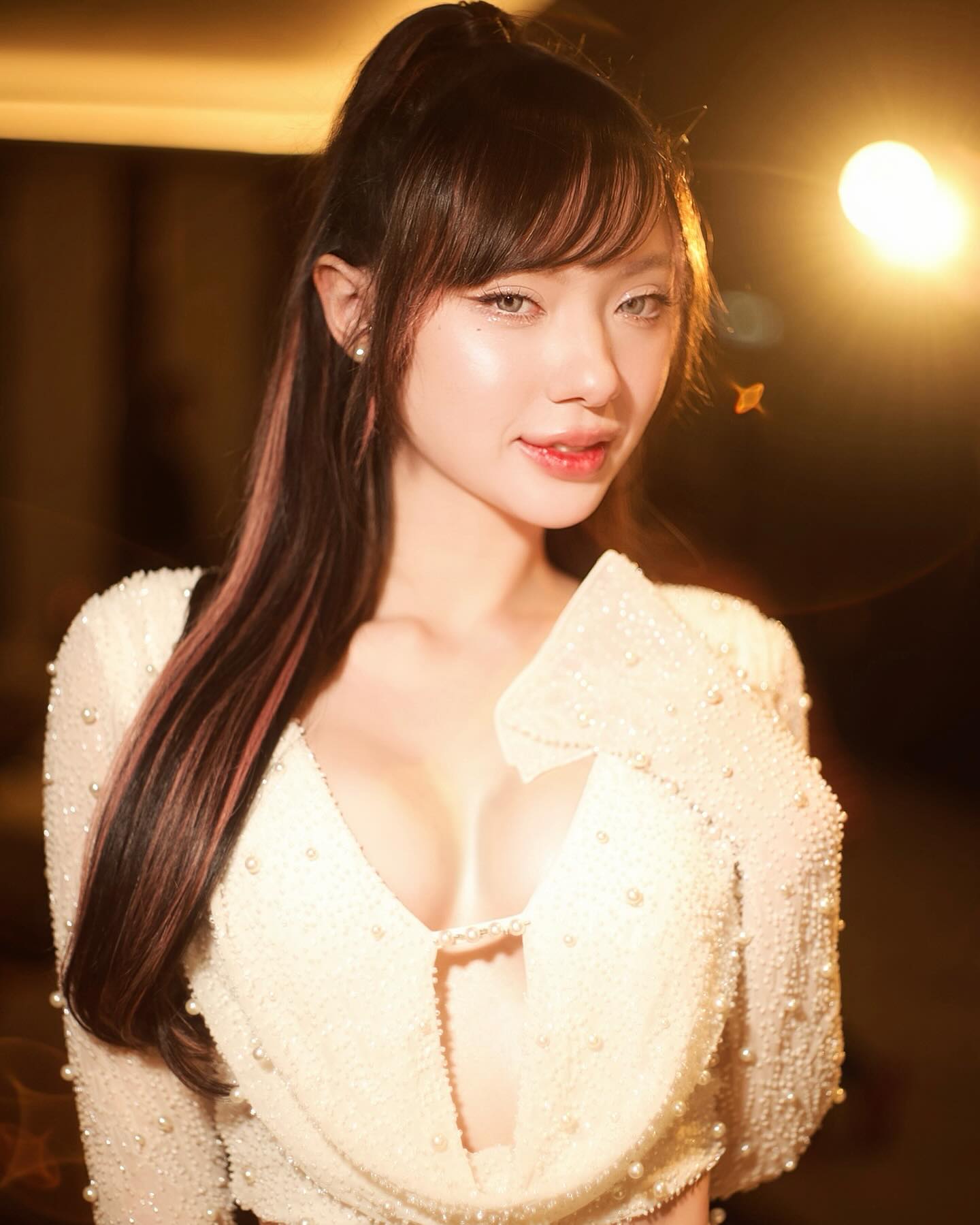 พลอยชมพู - ญานนีน ภารวี ไวเกล
