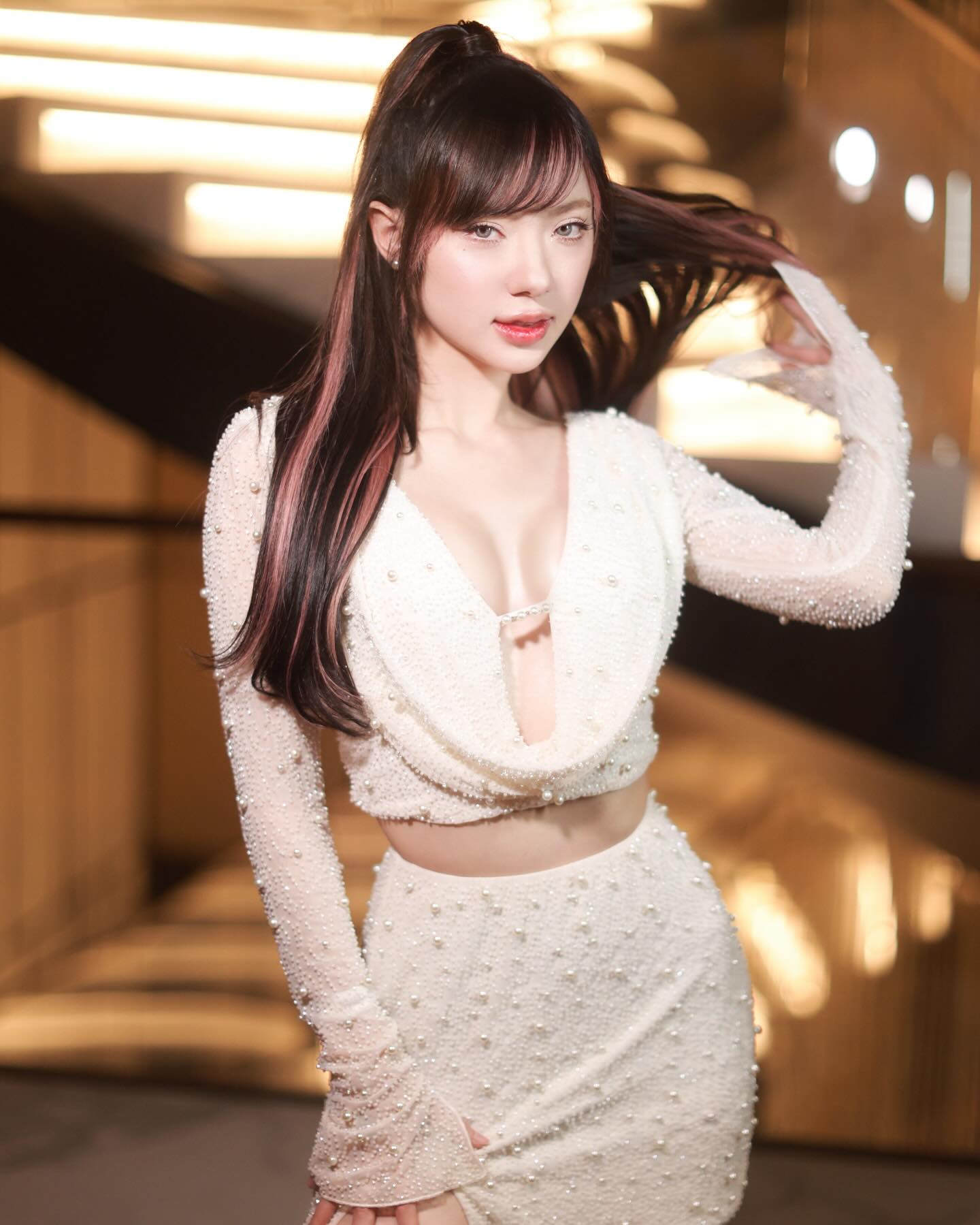 พลอยชมพู - ญานนีน ภารวี ไวเกล