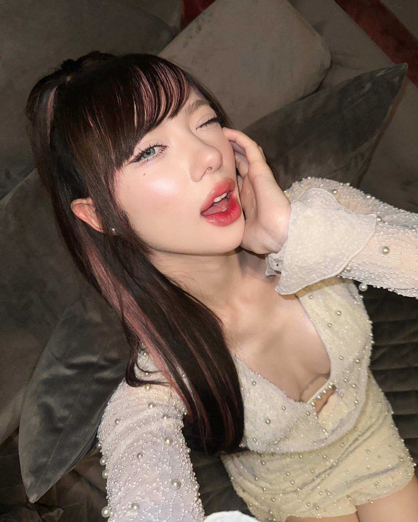 พลอยชมพู - ญานนีน ภารวี ไวเกล