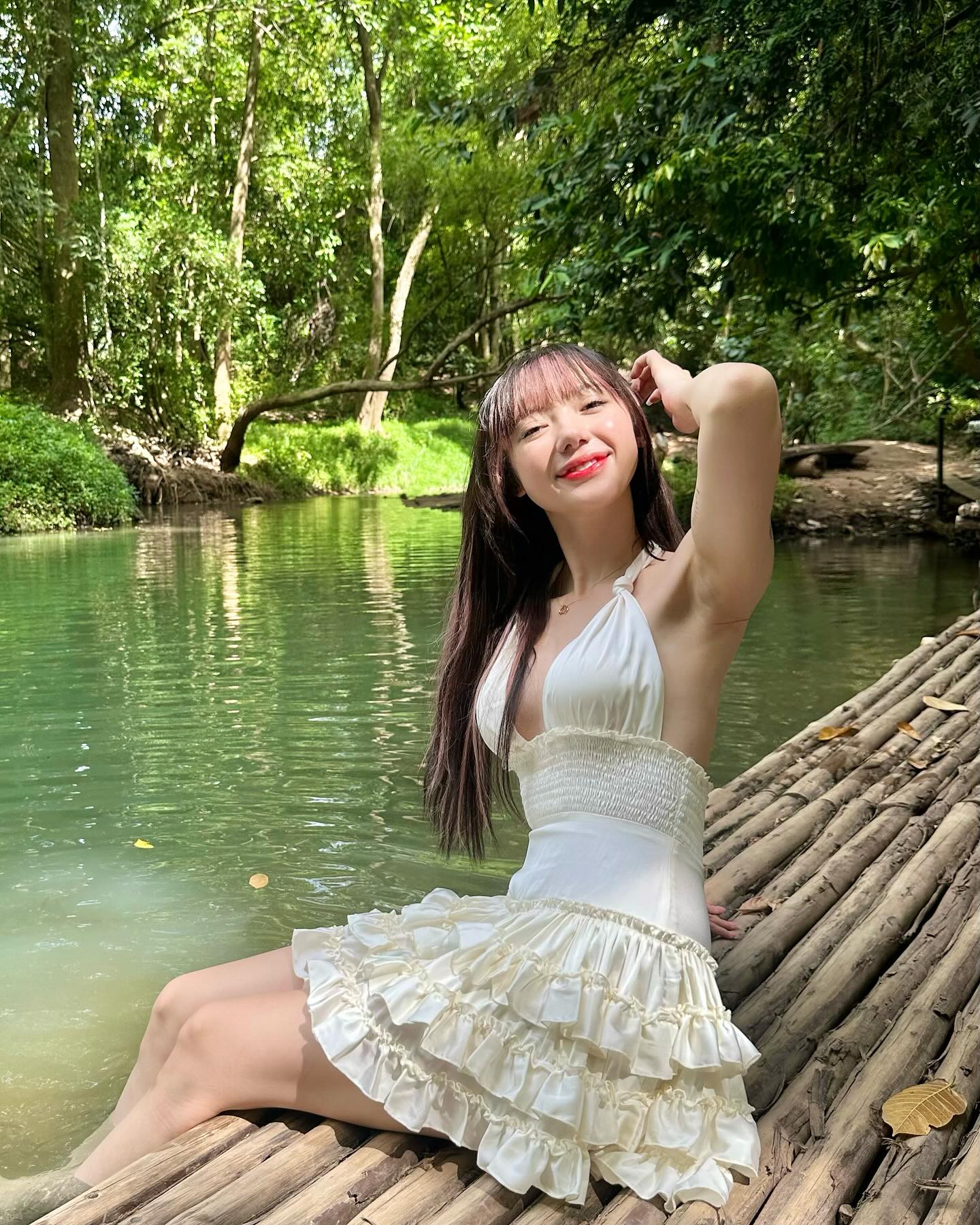 พลอยชมพู - ญานนีน ภารวี ไวเกล