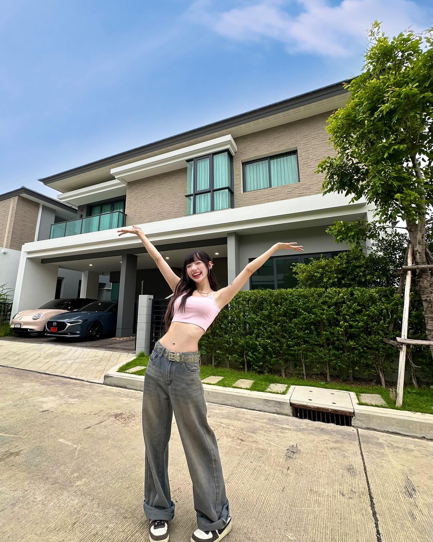 พลอยชมพู - ญานนีน ภารวี ไวเกล