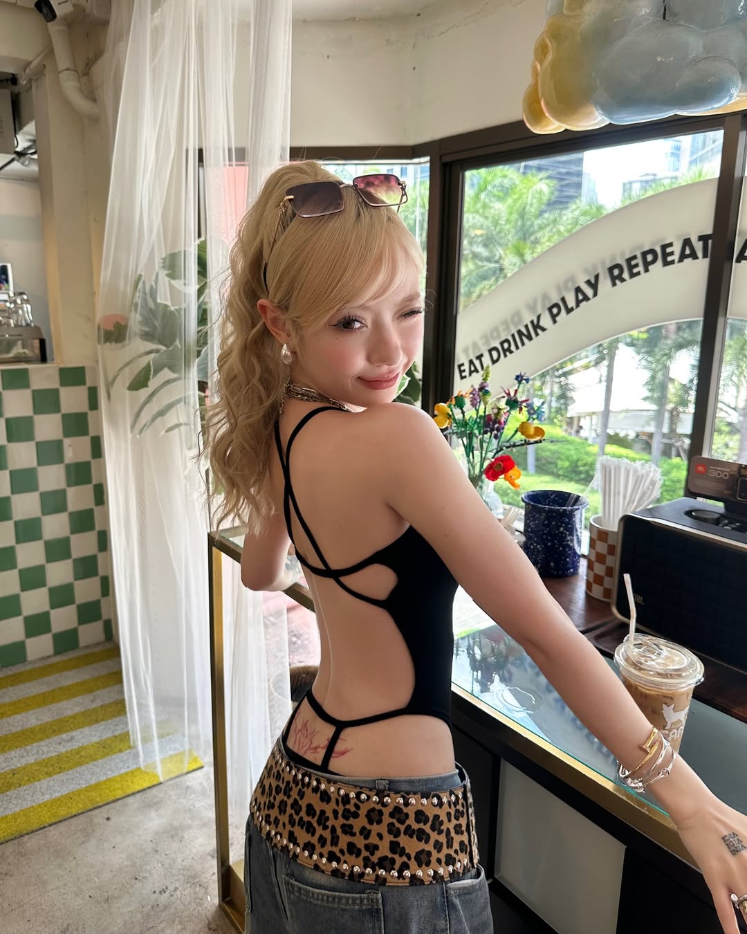 พลอยชมพู - ญานนีน ภารวี ไวเกล