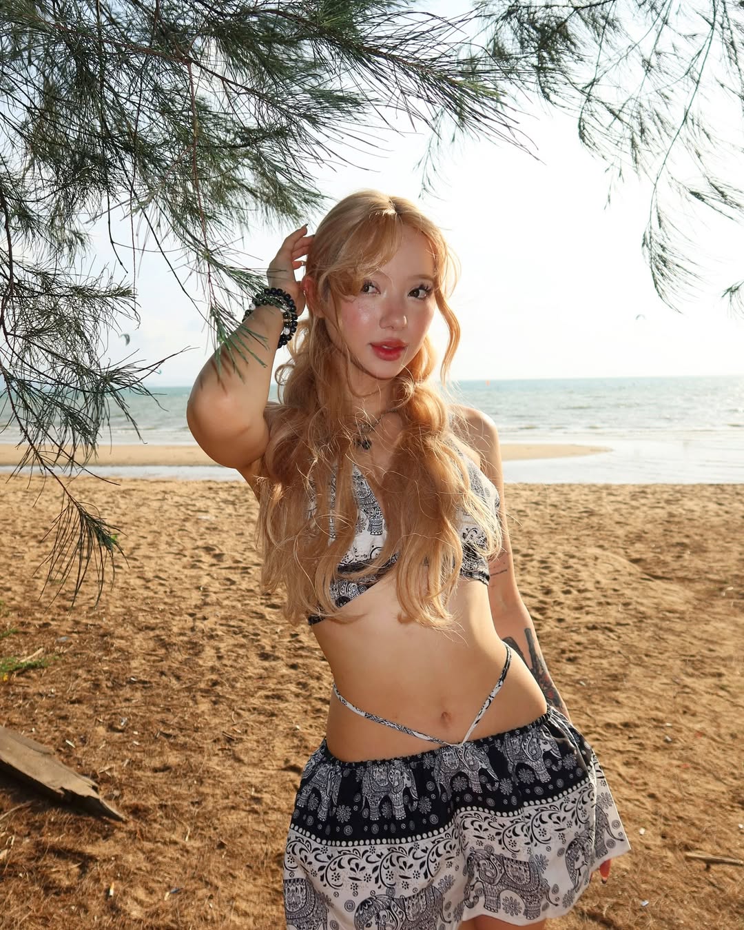 พลอยชมพู - ญานนีน ภารวี ไวเกล