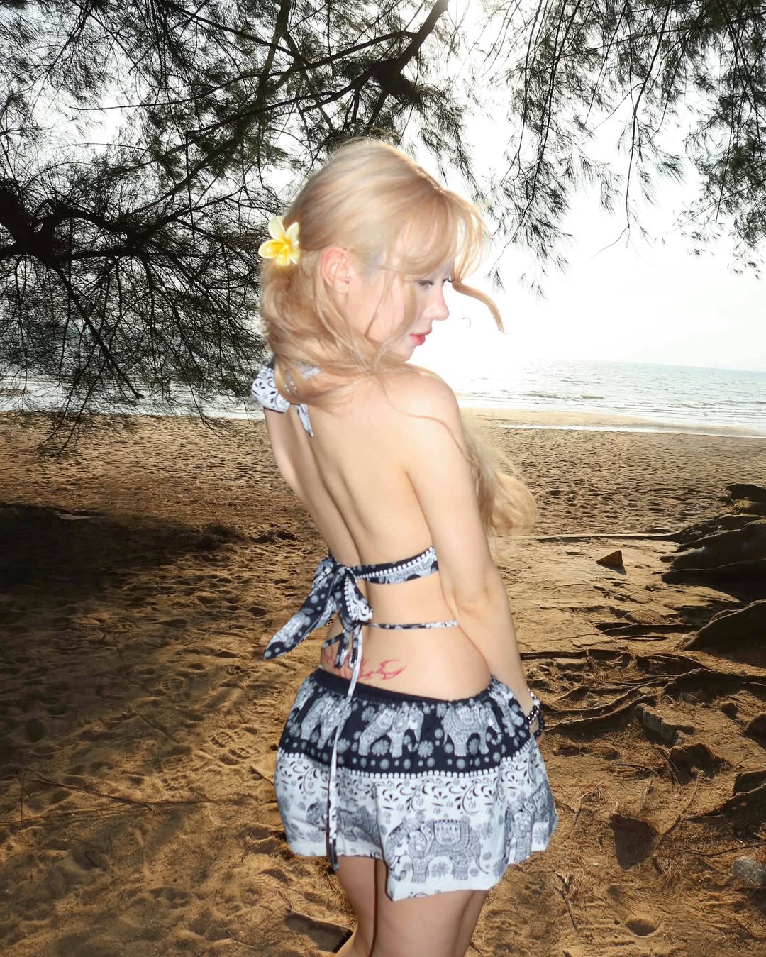 พลอยชมพู - ญานนีน ภารวี ไวเกล
