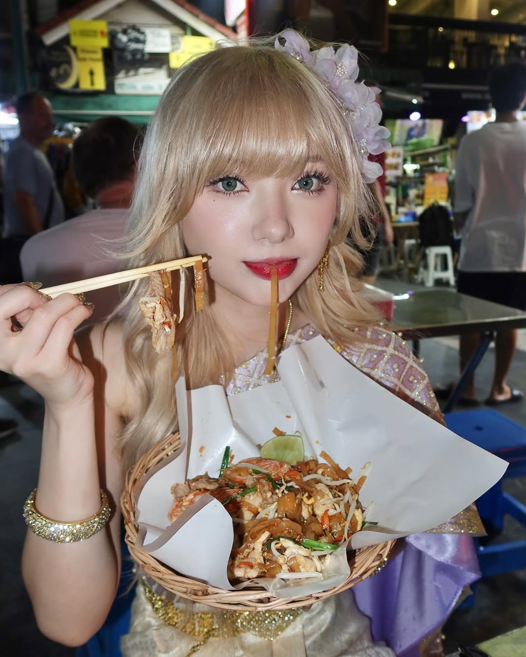 พลอยชมพู - ญานนีน ภารวี ไวเกล