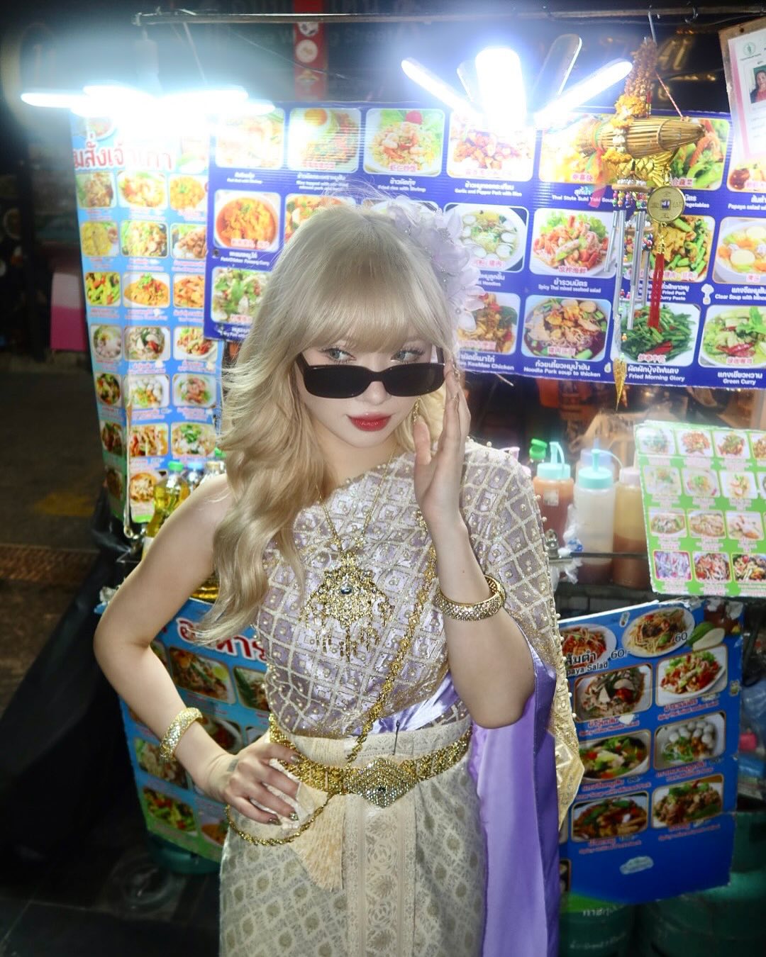 พลอยชมพู - ญานนีน ภารวี ไวเกล