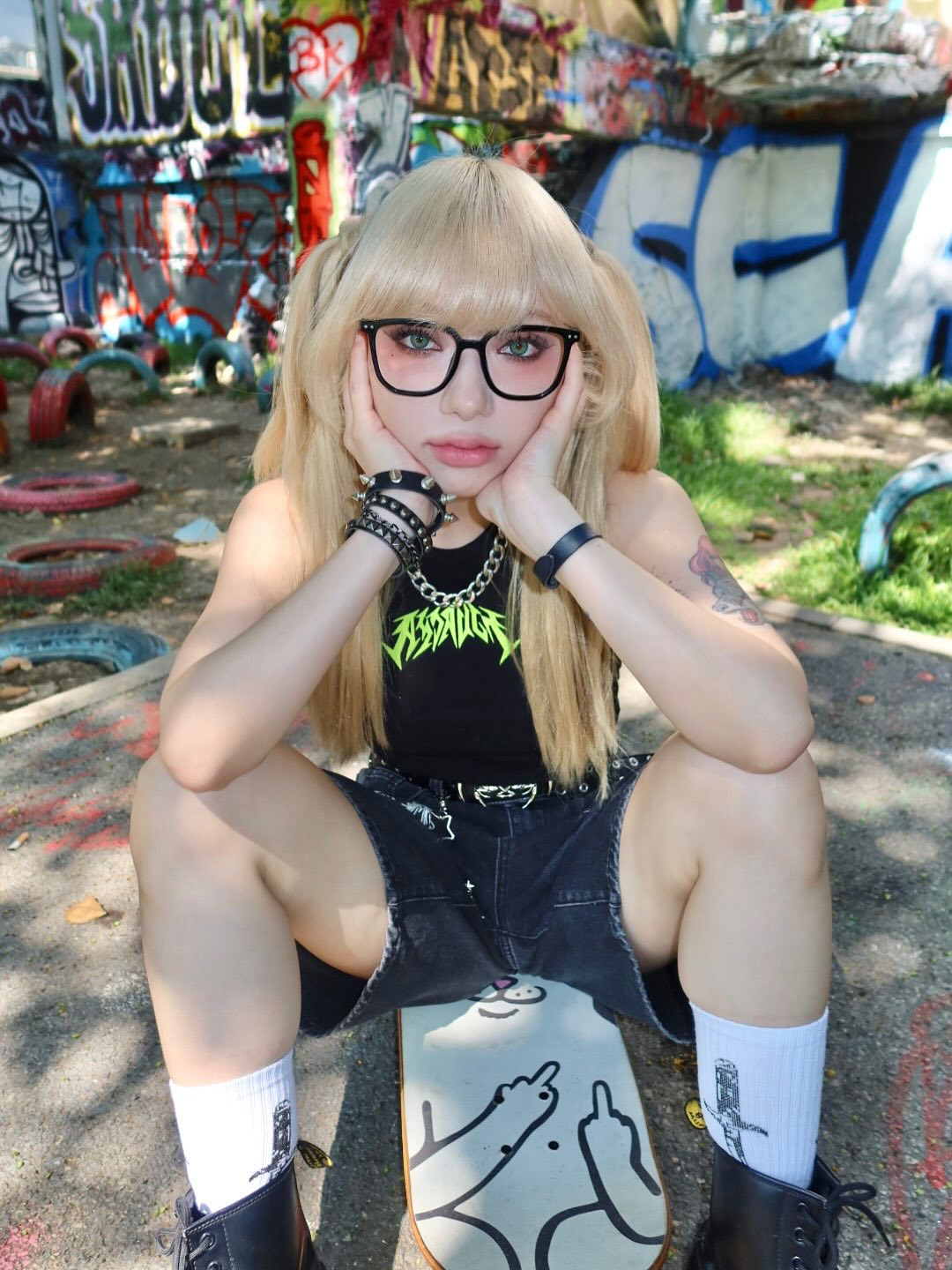 พลอยชมพู - ญานนีน ภารวี ไวเกล