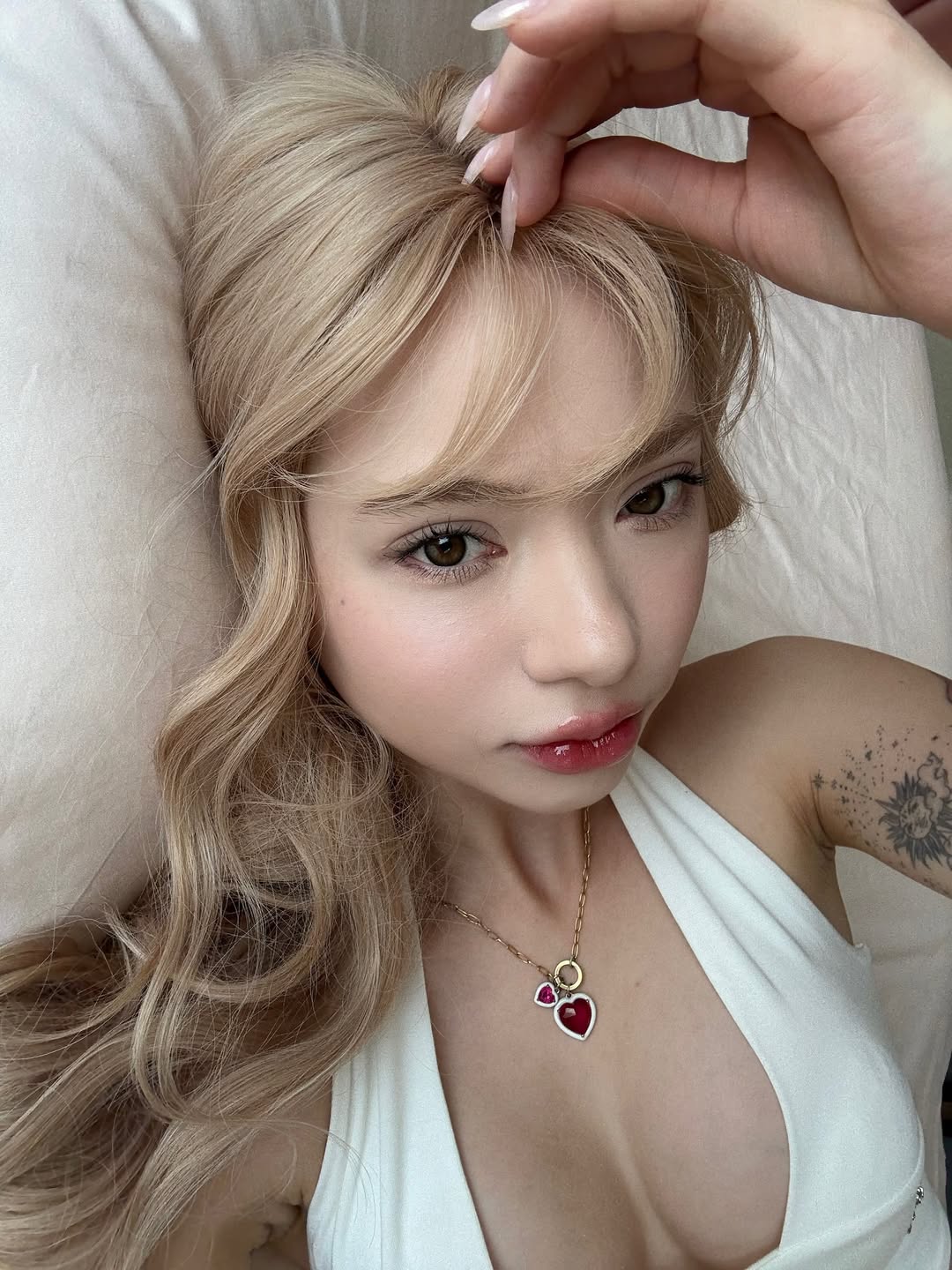 พลอยชมพู - ญานนีน ภารวี ไวเกล