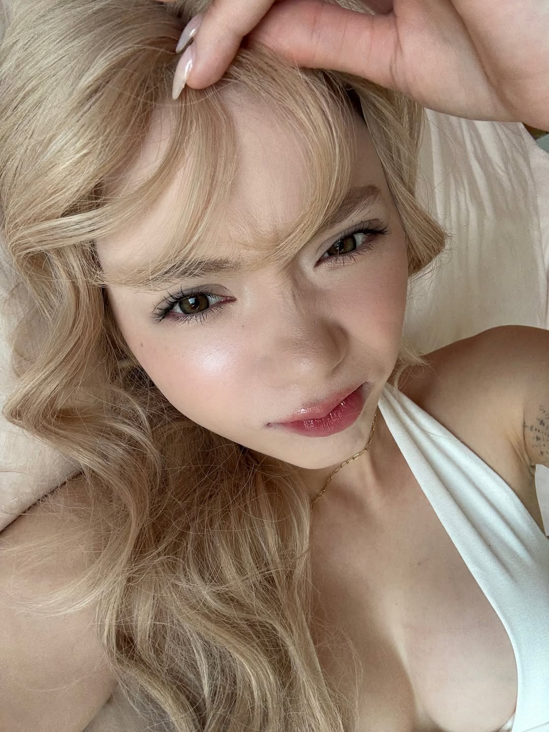 พลอยชมพู - ญานนีน ภารวี ไวเกล