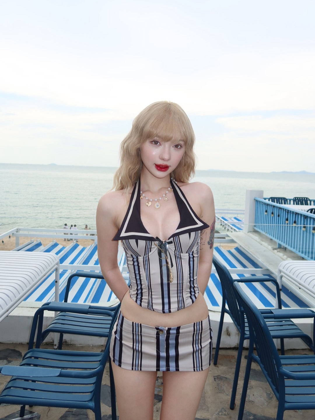 พลอยชมพู - ญานนีน ภารวี ไวเกล