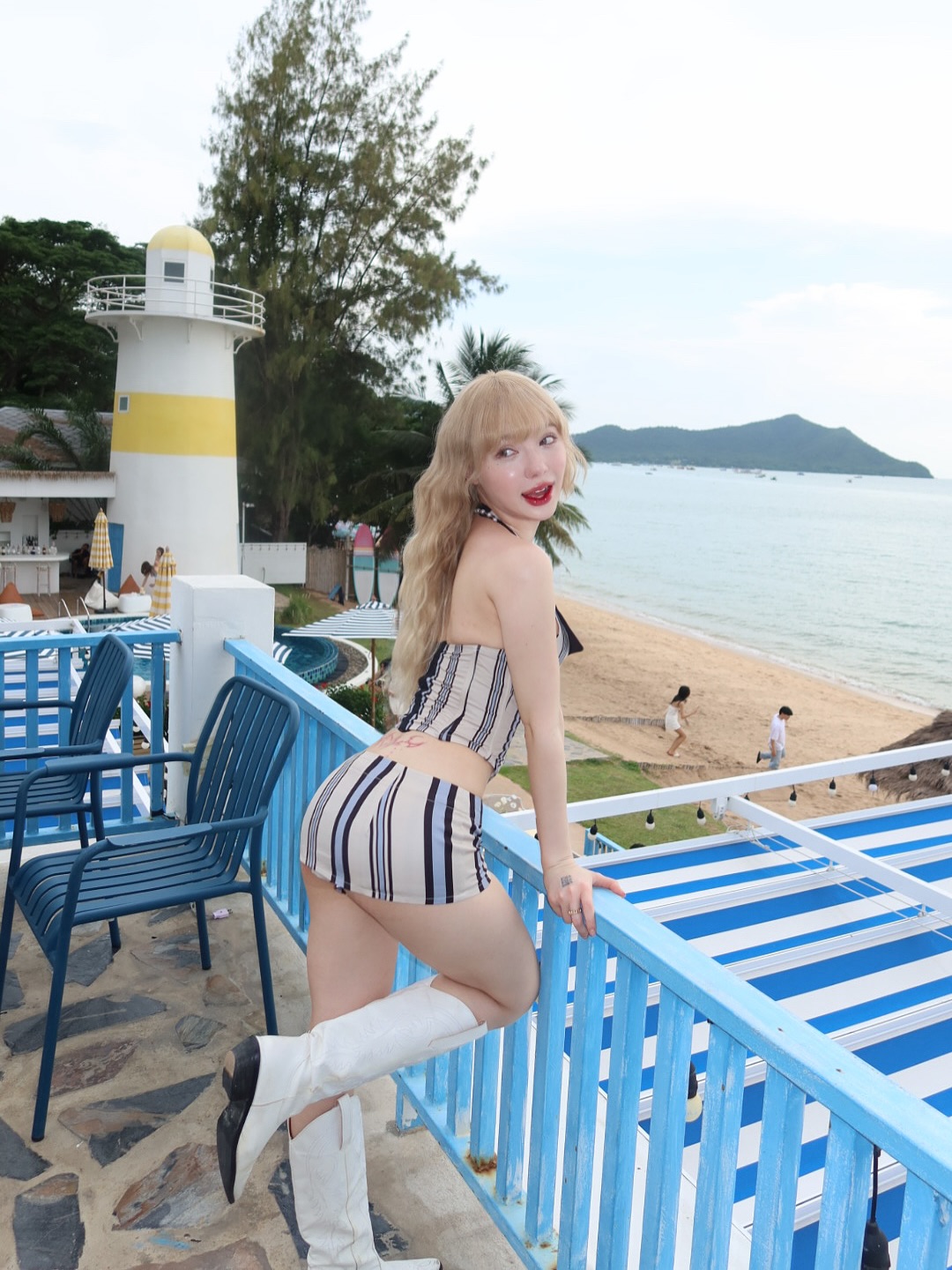 พลอยชมพู - ญานนีน ภารวี ไวเกล