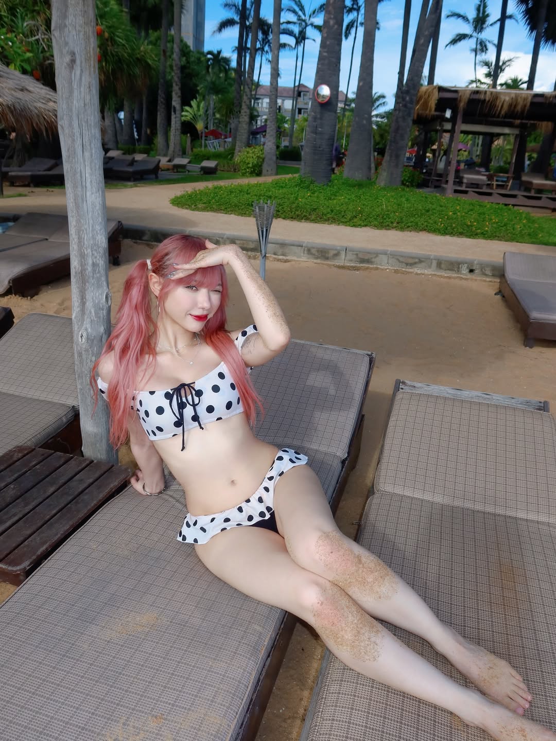 พลอยชมพู - ญานนีน ภารวี ไวเกล