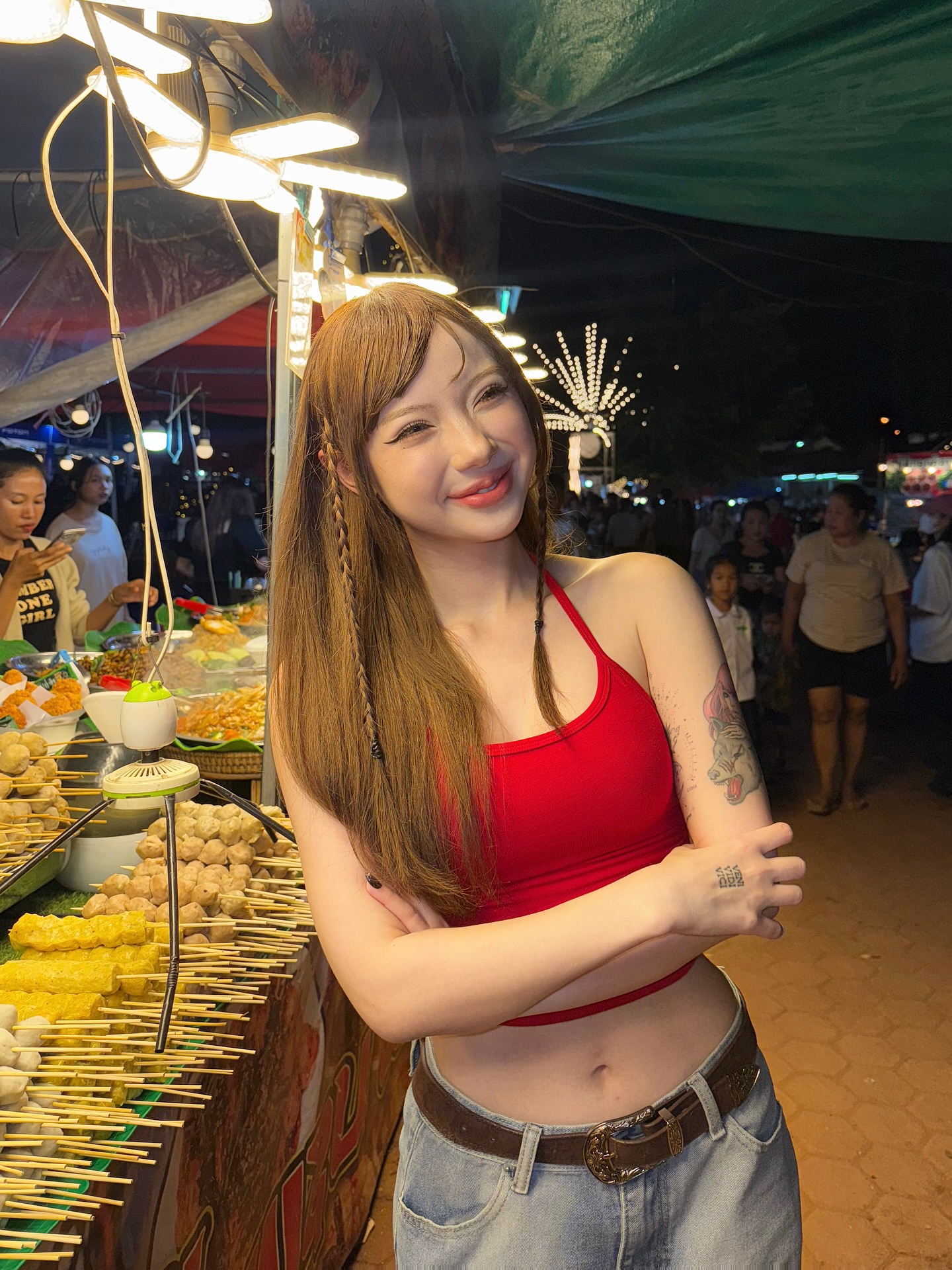 พลอยชมพู - ญานนีน ภารวี ไวเกล