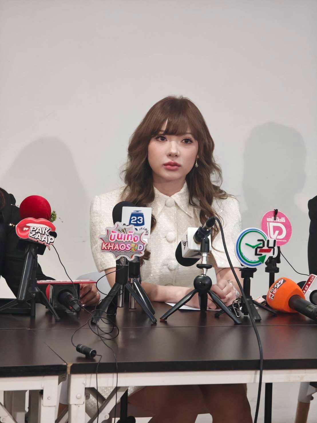 พลอยชมพู - ญานนีน ภารวี ไวเกล