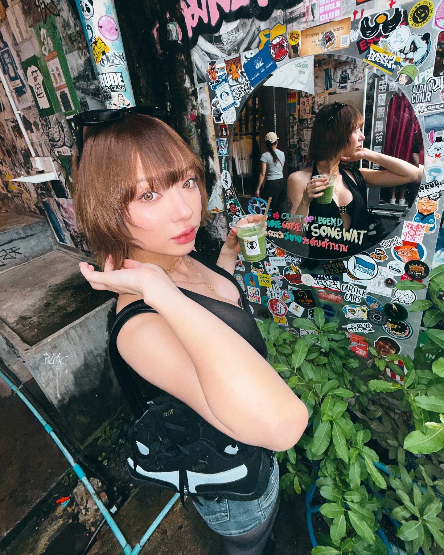 พลอยชมพู - ญานนีน ภารวี ไวเกล