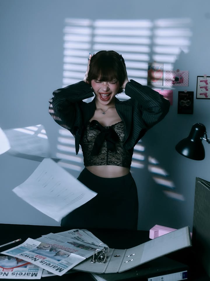 พลอยชมพู - ญานนีน ภารวี ไวเกล