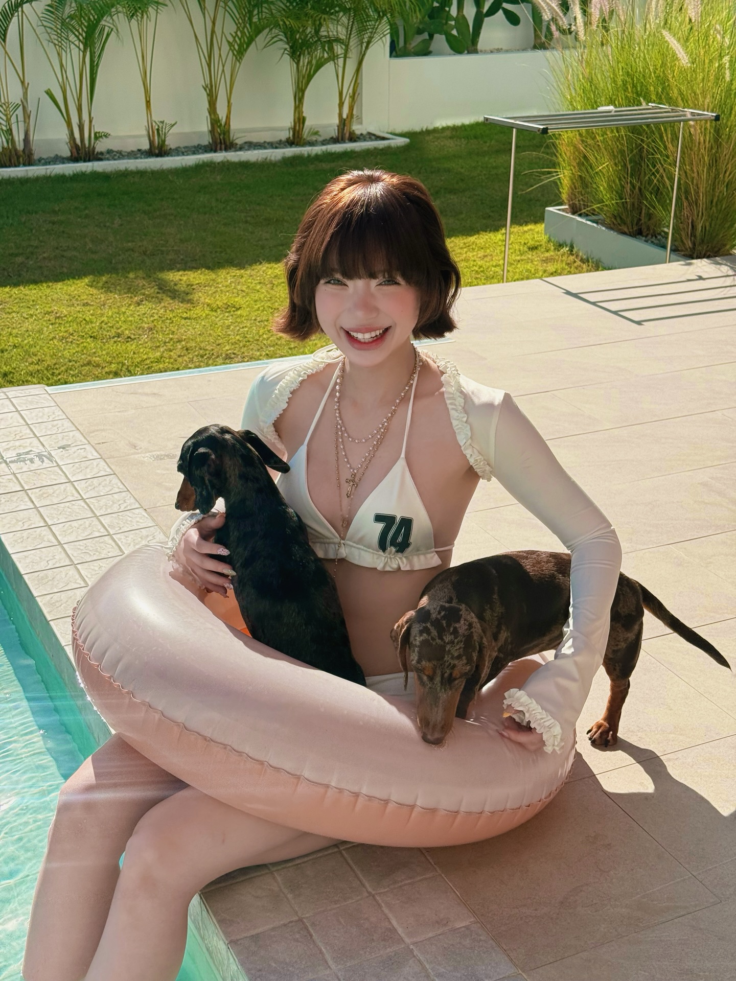 พลอยชมพู - ญานนีน ภารวี ไวเกล