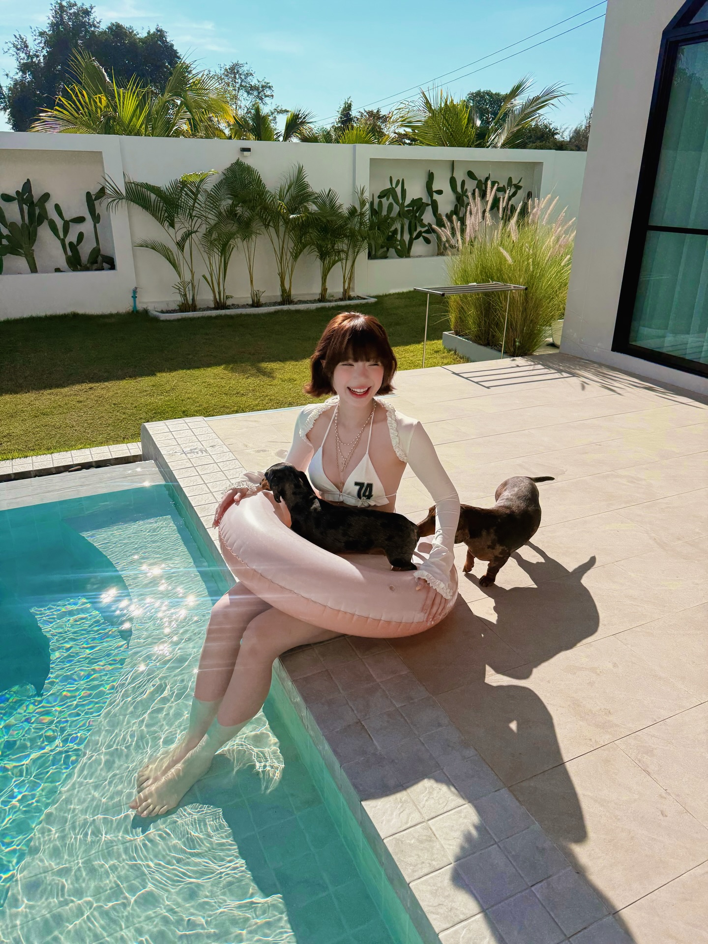 พลอยชมพู - ญานนีน ภารวี ไวเกล