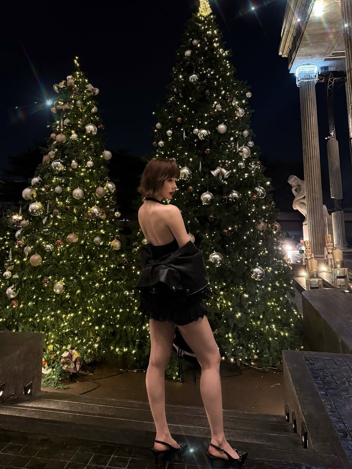 พลอยชมพู - ญานนีน ภารวี ไวเกล