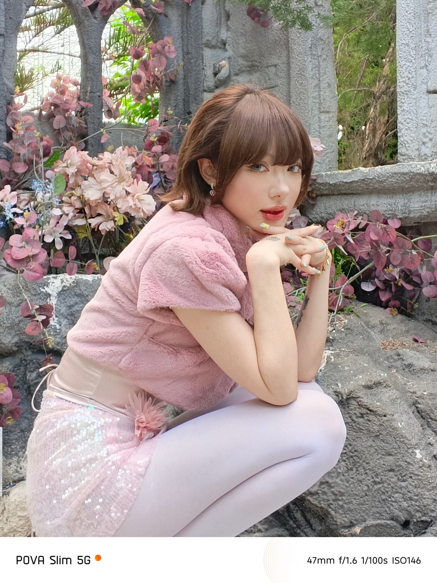 พลอยชมพู - ญานนีน ภารวี ไวเกล