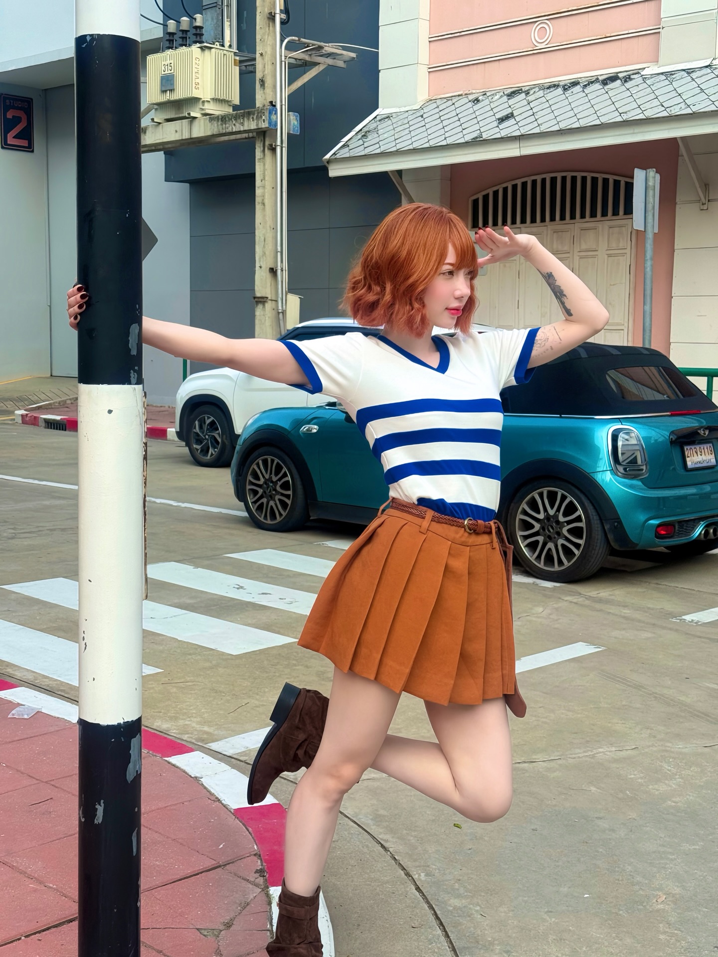 พลอยชมพู - ญานนีน ภารวี ไวเกล