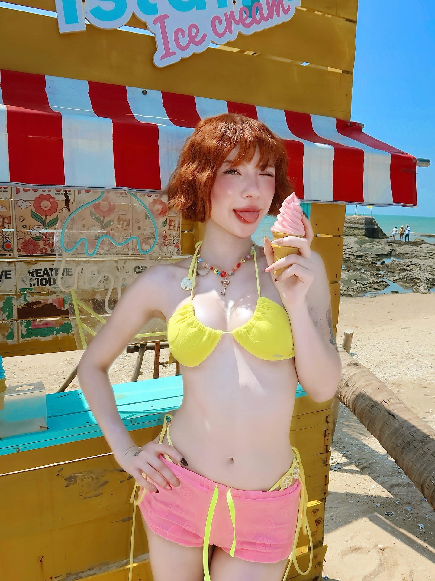 พลอยชมพู - ญานนีน ภารวี ไวเกล