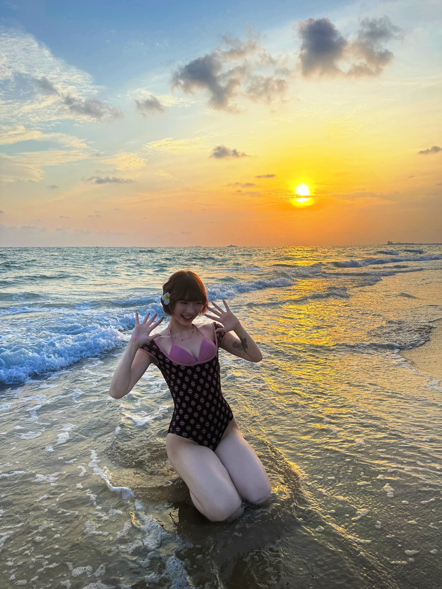 พลอยชมพู - ญานนีน ภารวี ไวเกล