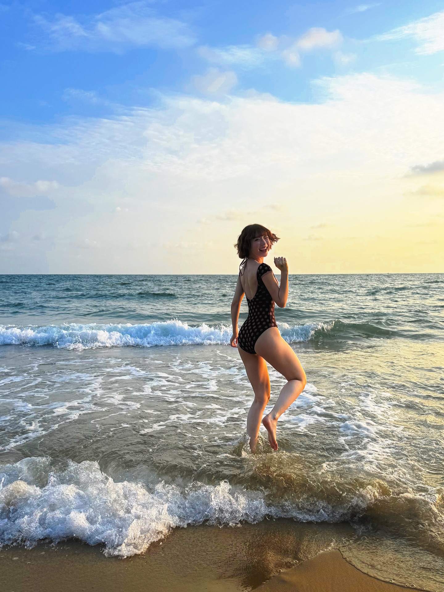 พลอยชมพู - ญานนีน ภารวี ไวเกล