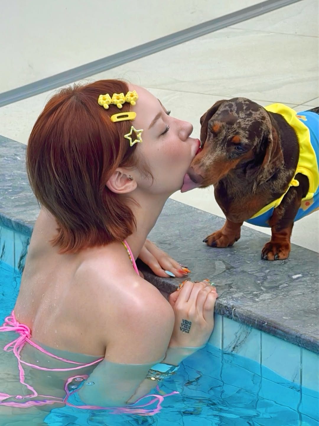 พลอยชมพู - ญานนีน ภารวี ไวเกล